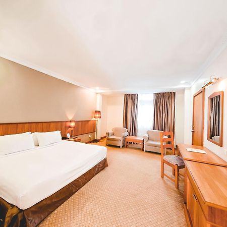 สตาร์ ลอดจ์ Hotel กัมปงเจอรูดง ภายนอก รูปภาพ