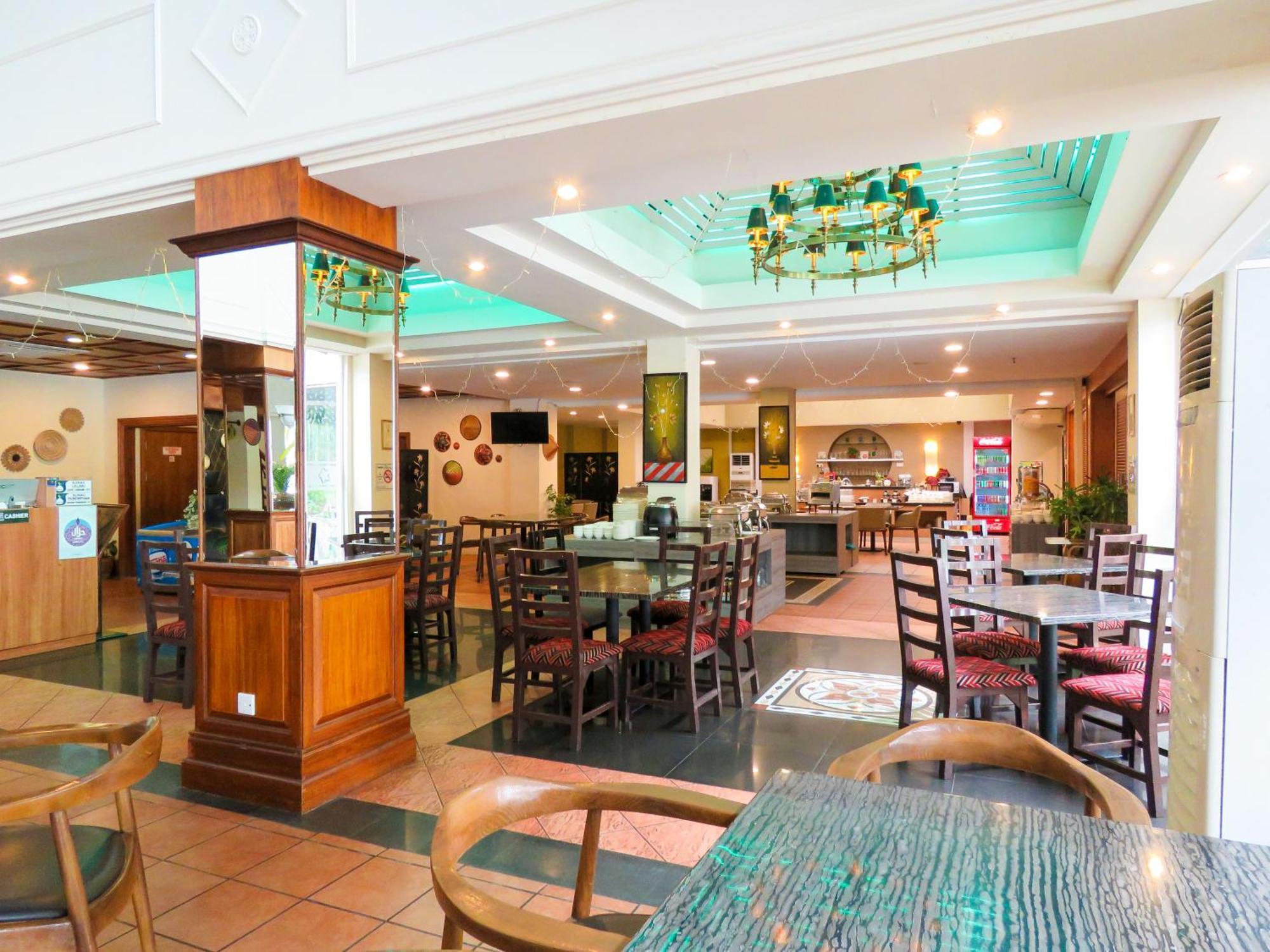 สตาร์ ลอดจ์ Hotel กัมปงเจอรูดง ภายนอก รูปภาพ