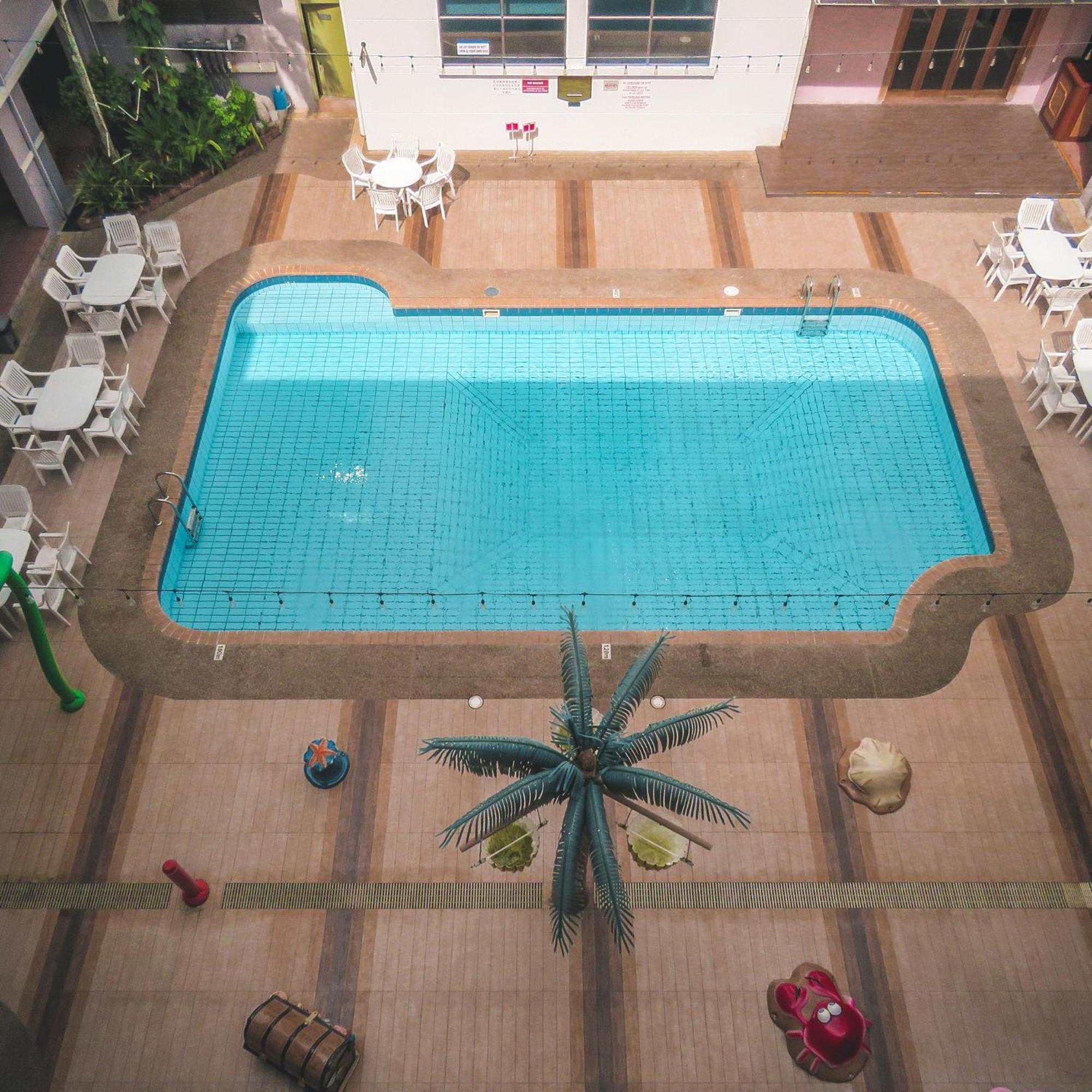 สตาร์ ลอดจ์ Hotel กัมปงเจอรูดง ภายนอก รูปภาพ
