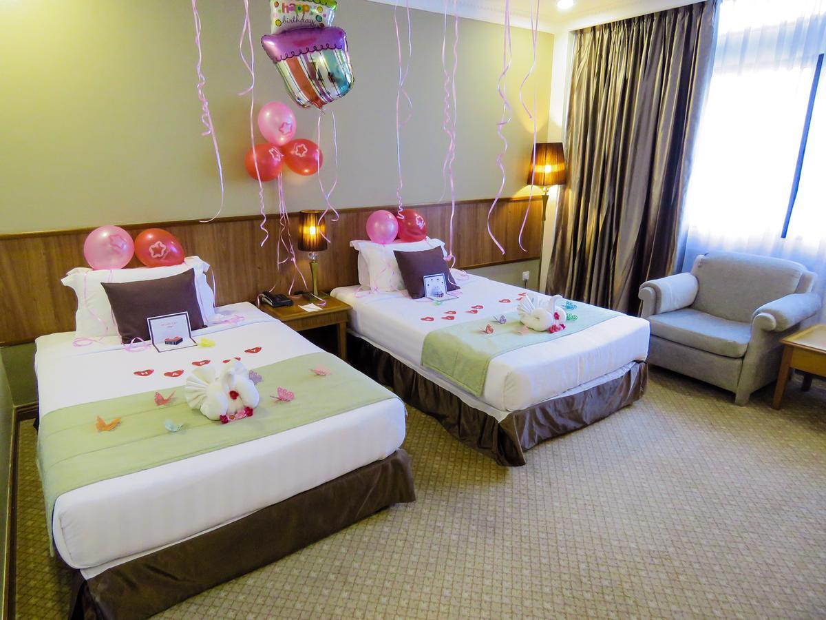 สตาร์ ลอดจ์ Hotel กัมปงเจอรูดง ภายนอก รูปภาพ